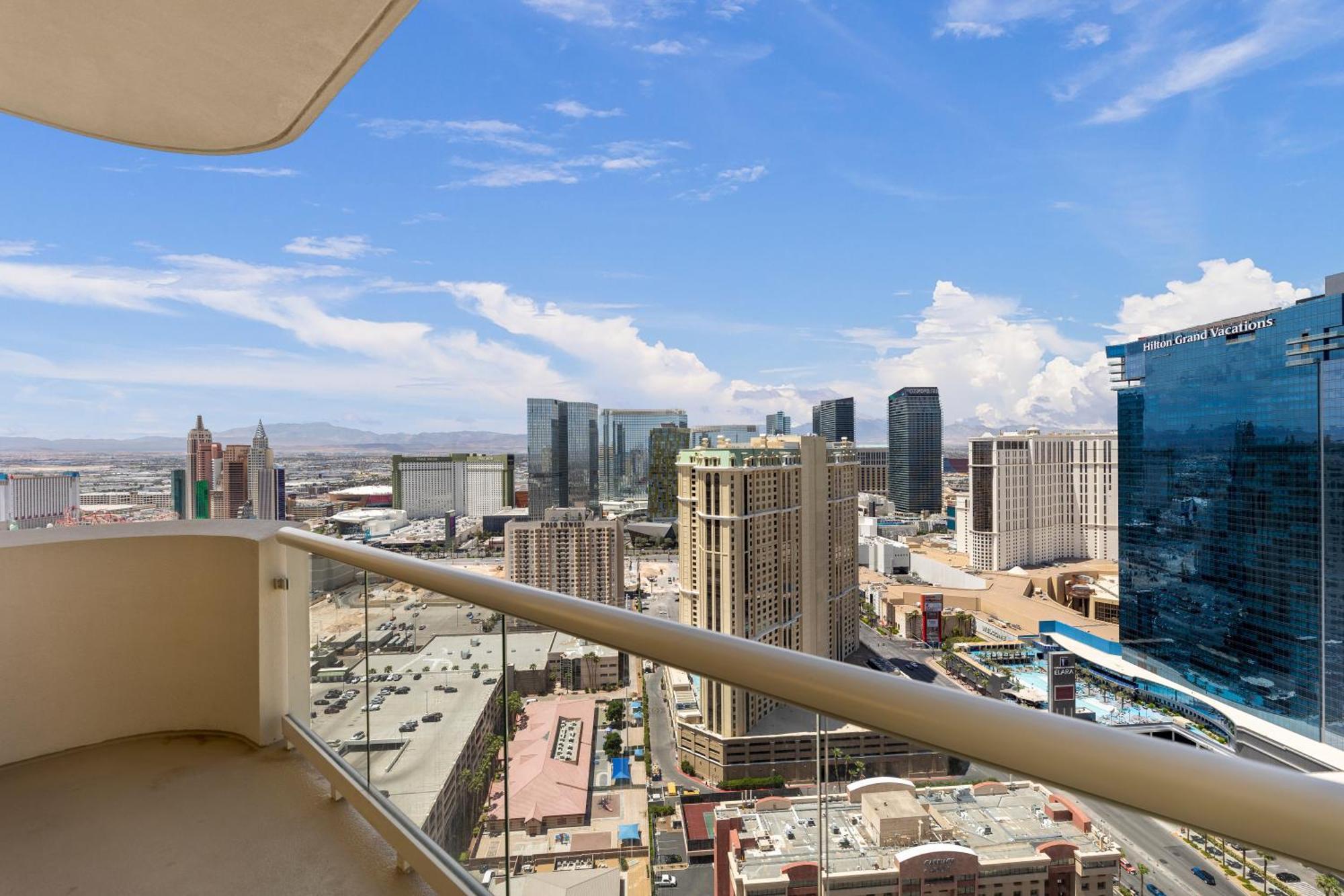 Lucky Gem Penthouse & Luxury Suites At Signature Resort, Balcony Strip View 2605 Лас-Вегас Екстер'єр фото