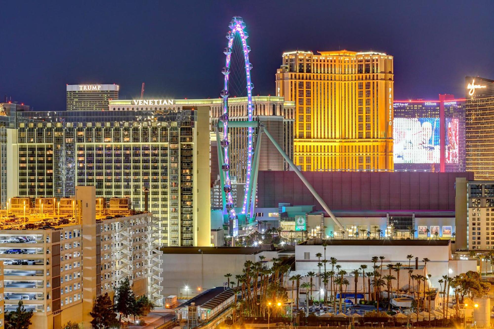 Lucky Gem Penthouse & Luxury Suites At Signature Resort, Balcony Strip View 2605 Лас-Вегас Екстер'єр фото